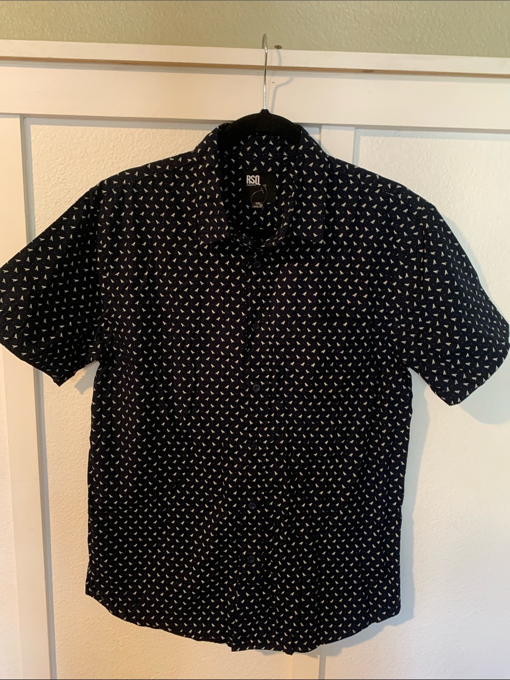 RSQ Men’s Navy Short-Sleeve Button-Down Shirt with White Micro Bird Print